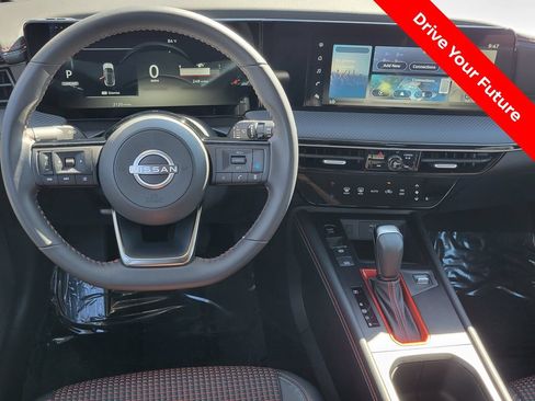 Used 2025 Nissan Kicks SR FWD image 4