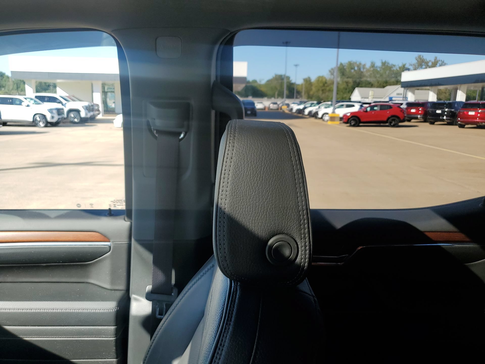 Used 2024 GMC Sierra 1500 Denali w/ Denali Reserve Package AWD/4WD image 12