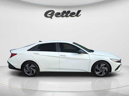 Certified 2025 Hyundai Elantra Sport FWD image 4