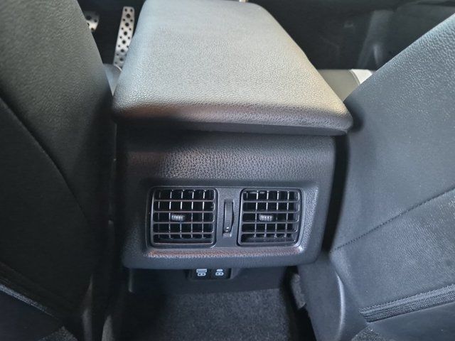 Used 2025 Toyota Camry SE FWD image 16