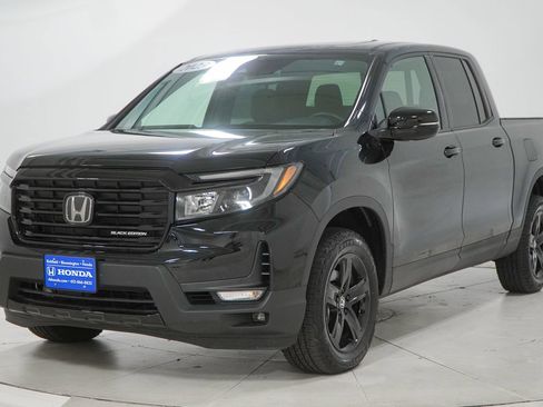Used 2023 Honda Ridgeline Black Edition image 4
