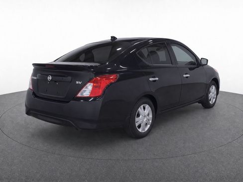 Used 2018 Nissan Versa SV FWD image 6