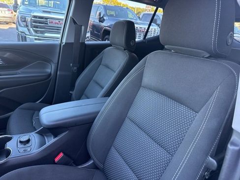 Used 2023 GMC Terrain SLE w/ Driver Convenience Package image 12