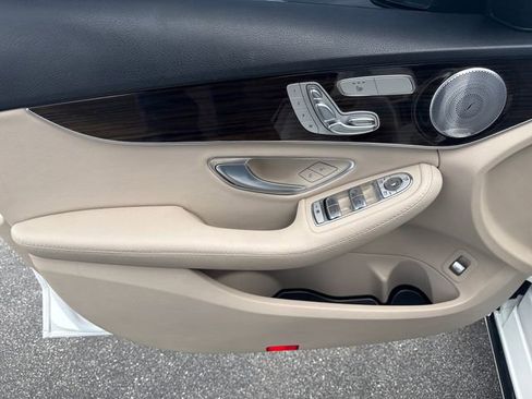Used 2019 Mercedes-Benz C 300 4MATIC Sedan image 8