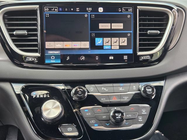 Used 2026 Chrysler Pacifica Select FWD image 18