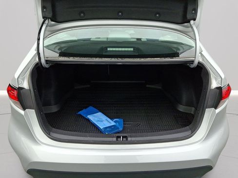 Used 2024 Toyota Corolla LE w/ LE Convenience Package image 14