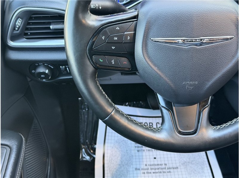 Used 2019 Chrysler Pacifica Touring-L Plus w/ Advanced Safetytec Group FWD image 41