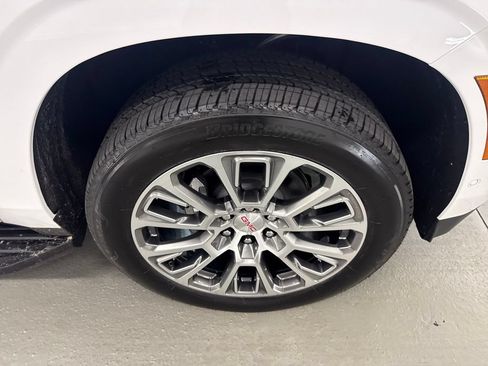 New 2026 GMC Yukon Denali w/ LPO, Floor Liner Package RWD image 4