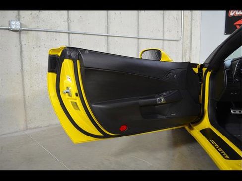 Used 2007 Chevrolet Corvette Coupe w/ Preferred Equipment Group image 9