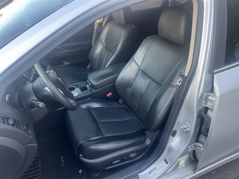 Used 2017 Nissan Altima 2.5 SL w/ Moonroof Package image 13