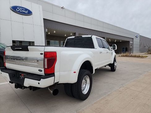 Used 2022 Ford F450 Platinum w/ FX4 Off-Road Package image 3