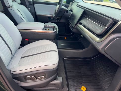 Used 2023 Rivian R1S Adventure AWD/4WD image 25