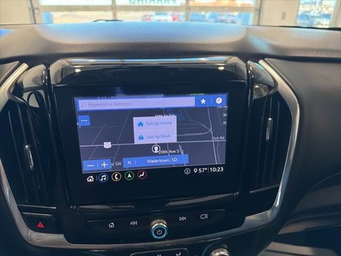 Used 2021 Chevrolet Traverse RS image 2