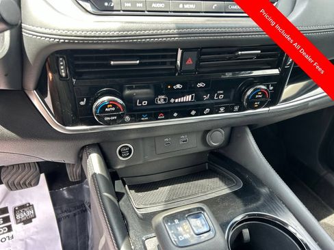 Used 2022 Nissan Rogue SL AWD/4WD image 13