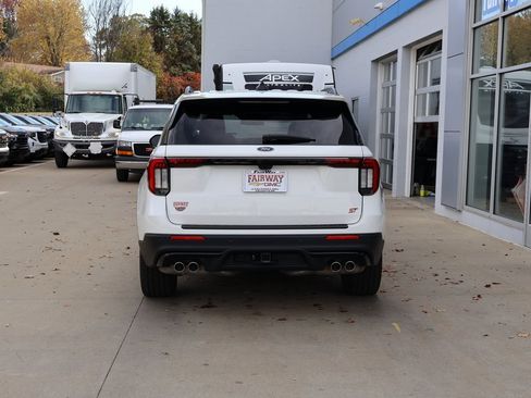 Used 2025 Ford Explorer ST image 8
