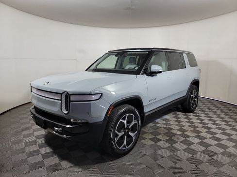 Used 2024 Rivian R1S Adventure AWD/4WD image 1
