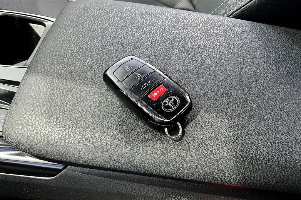 Used 2025 Toyota Camry SE FWD image 34