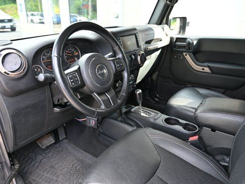 Used 2016 Jeep Wrangler Sahara AWD/4WD image 12