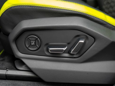 Used 2021 Lamborghini Urus AWD/4WD image 20