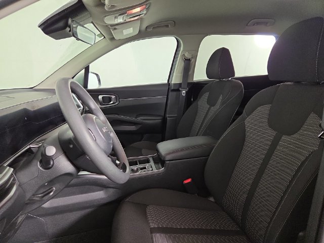 Certified 2025 Kia Sorento LX FWD image 12