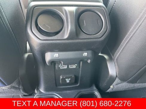 Used 2023 Jeep Gladiator Overland AWD/4WD image 19