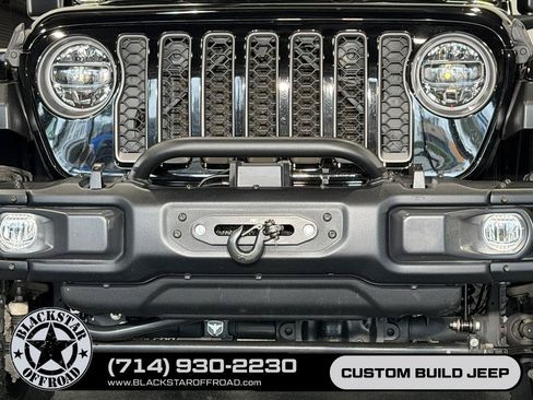 Used 2022 Jeep Gladiator Rubicon w/ LED Lighting Group AWD/4WD image 6