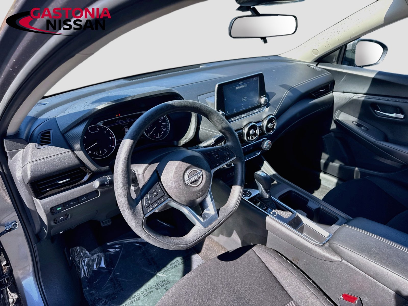 Used 2025 Nissan Sentra SV FWD image 11