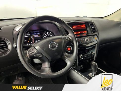 Used 2015 Nissan Pathfinder S AWD/4WD image 10