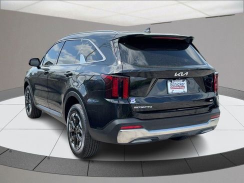 Used 2025 Kia Sorento S AWD/4WD image 6