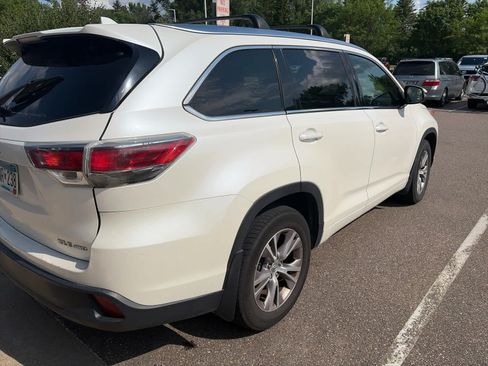 Used 2015 Toyota Highlander XLE AWD/4WD image 6