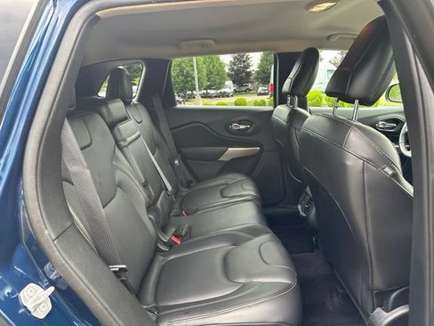 Used 2018 Jeep Cherokee Limited AWD/4WD image 22