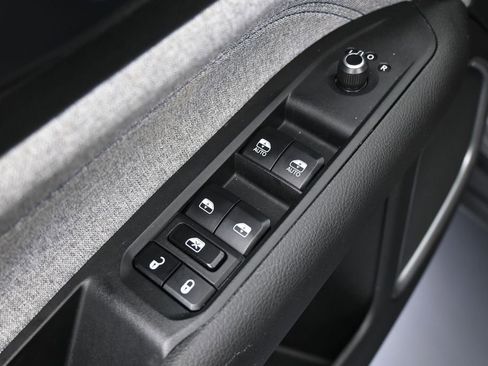 Used 2023 Jeep Compass Latitude AWD/4WD image 13