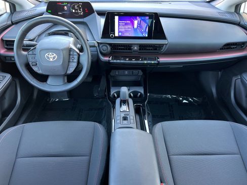 Used 2025 Toyota Prius Plug-In Hybrid FWD image 12