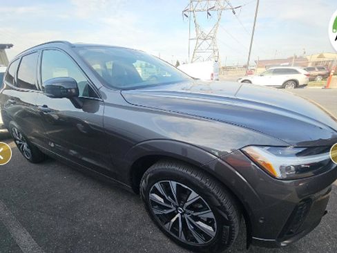 Used 2024 Volvo XC60 B5 Plus image 1
