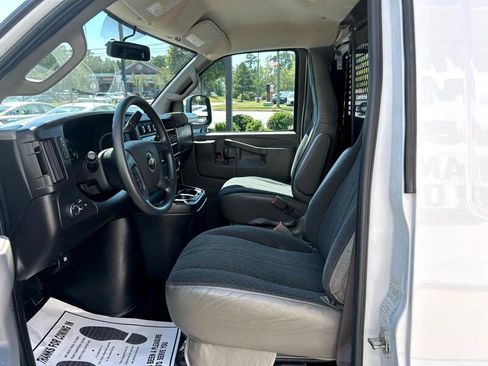 Used 2023 Chevrolet Express 2500 w/ Driver Convenience Package image 9