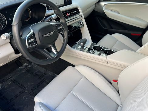 Used 2025 Genesis G70 2.5T image 11