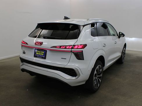 New 2026 Audi Q3 quattro 2.0T image 5