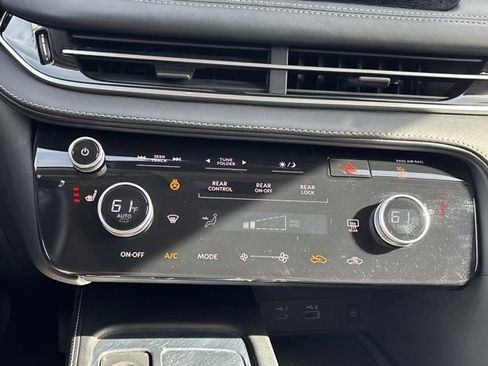 Used 2023 INFINITI QX60 Pure image 34