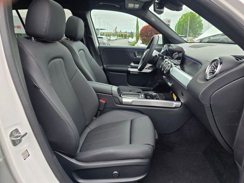 New 2026 Mercedes-Benz GLB 250 4MATIC image 27