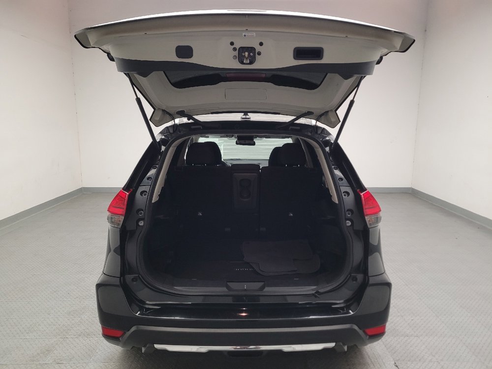Used 2017 Nissan Rogue S w/ S Appearance Package FWD image 29