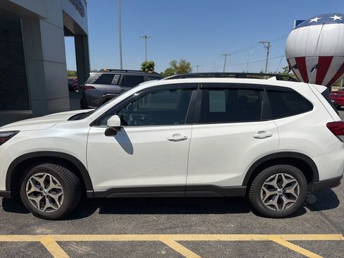 Used 2022 Subaru Forester Premium w/ Popular Package #2 AWD/4WD image 1
