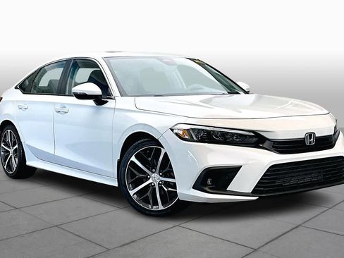 Used 2023 Honda Civic Touring image 2