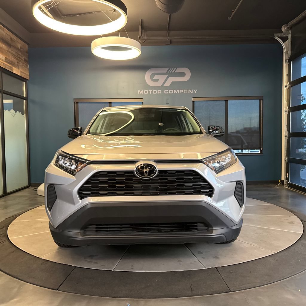 Used 2022 Toyota RAV4 LE AWD/4WD image 8