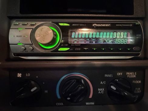 Used 1999 Ford F150 2WD Regular Cab image 19