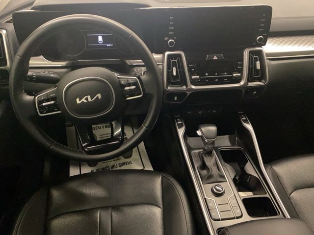 Used 2023 Kia Sorento S w/ Panoramic Sunroof Package FWD image 2