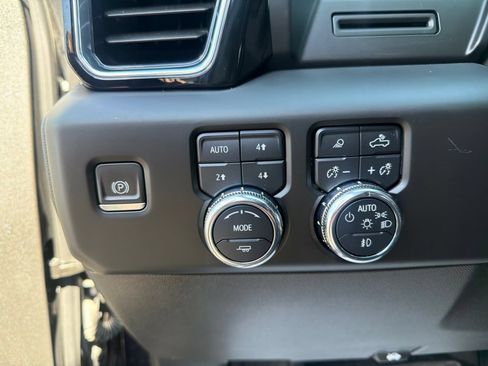 Used 2022 GMC Sierra 1500 Denali AWD/4WD image 14