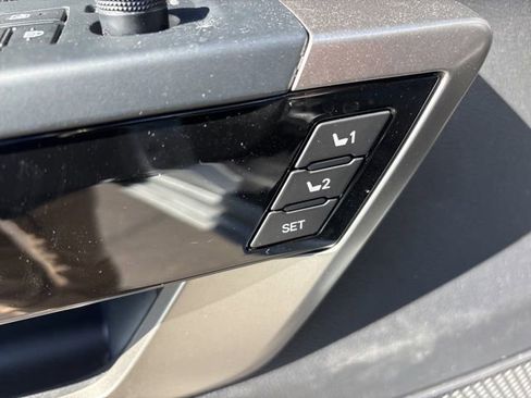 Used 2025 Toyota Tundra Limited image 23