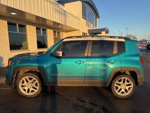 Used 2021 Jeep Renegade Latitude image 3