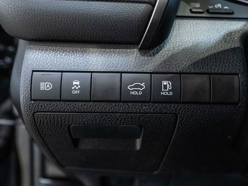 Used 2022 Toyota Camry SE image 22