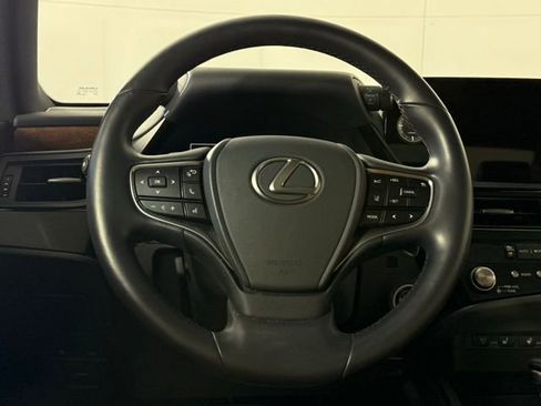 Certified 2025 Lexus ES 300h w/ Premium Package image 26